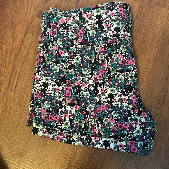 American Eagle shorts - Picture 2 of 4